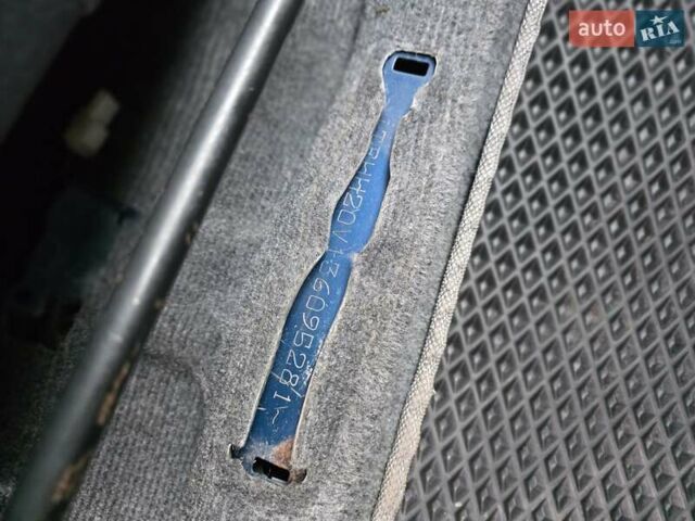 Синій Тойота РАВ 4, об'ємом двигуна 2 л та пробігом 134 тис. км за 5800 $, фото 10 на Automoto.ua
