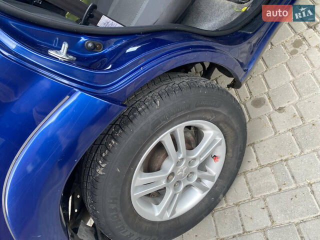Синій Тойота РАВ 4, об'ємом двигуна 2 л та пробігом 235 тис. км за 6900 $, фото 16 на Automoto.ua