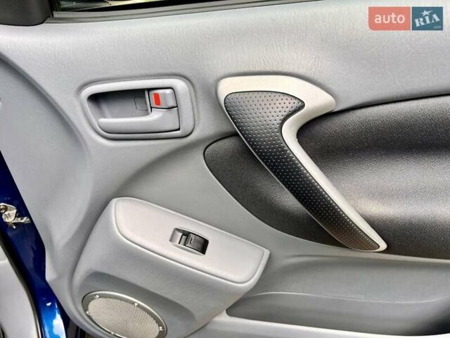 Синий Тойота РАВ 4, объемом двигателя 0 л и пробегом 34 тыс. км за 14500 $, фото 30 на Automoto.ua