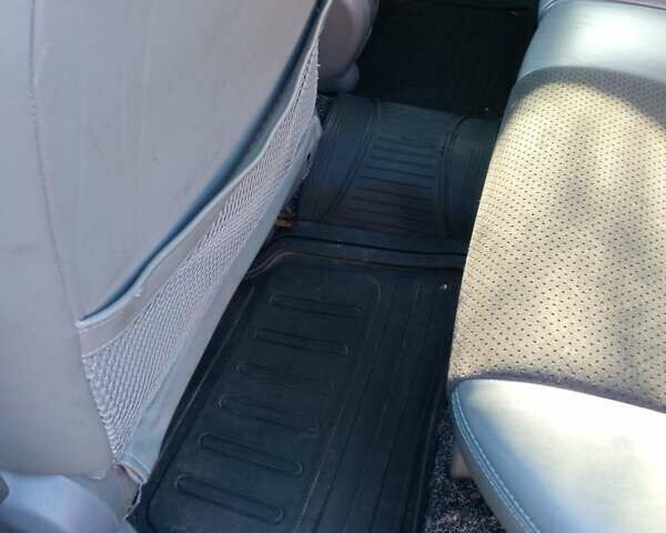 Синий Тойота РАВ 4, объемом двигателя 2 л и пробегом 226 тыс. км за 7800 $, фото 12 на Automoto.ua