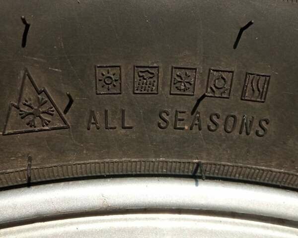 Синий Тойота РАВ 4, объемом двигателя 2 л и пробегом 226 тыс. км за 7800 $, фото 9 на Automoto.ua