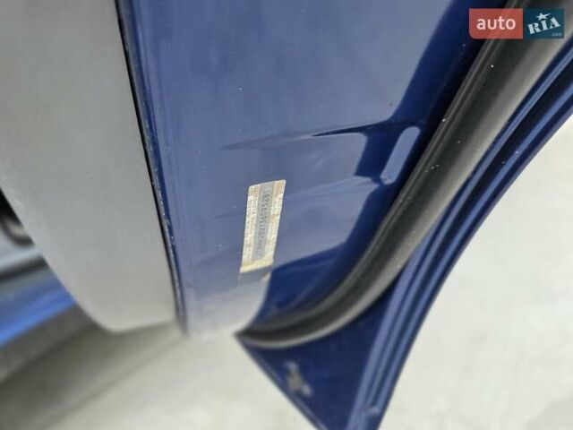 Синій Тойота РАВ 4, об'ємом двигуна 2 л та пробігом 134 тис. км за 5800 $, фото 15 на Automoto.ua