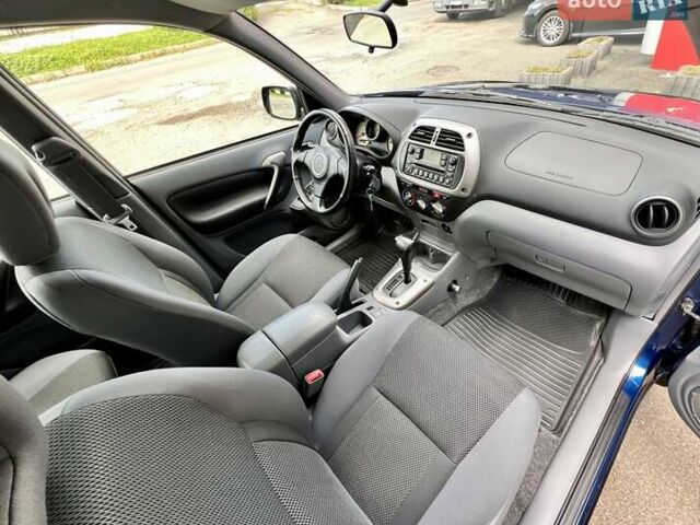 Синий Тойота РАВ 4, объемом двигателя 0 л и пробегом 34 тыс. км за 14500 $, фото 32 на Automoto.ua