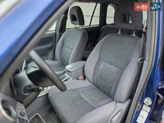 Синий Тойота РАВ 4, объемом двигателя 2 л и пробегом 135 тыс. км за 6500 $, фото 30 на Automoto.ua