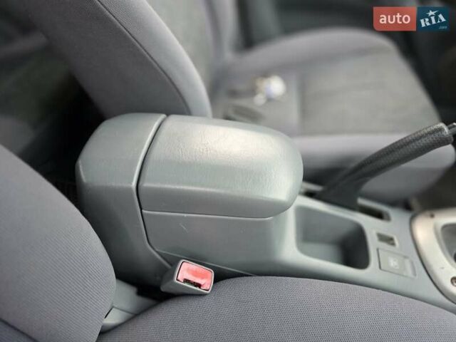 Синій Тойота РАВ 4, об'ємом двигуна 2 л та пробігом 134 тис. км за 5800 $, фото 7 на Automoto.ua