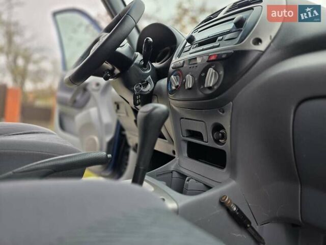 Синій Тойота РАВ 4, об'ємом двигуна 2 л та пробігом 135 тис. км за 6700 $, фото 2 на Automoto.ua