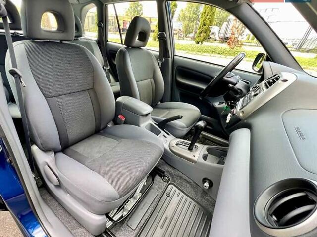 Синий Тойота РАВ 4, объемом двигателя 0 л и пробегом 34 тыс. км за 14500 $, фото 34 на Automoto.ua