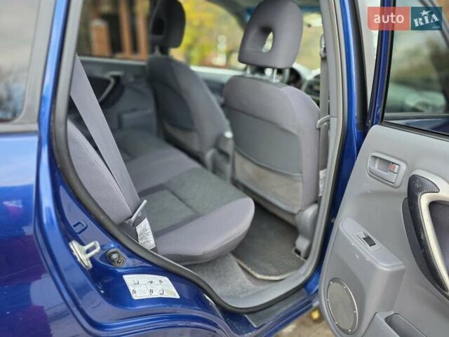 Синий Тойота РАВ 4, объемом двигателя 2 л и пробегом 134 тыс. км за 5900 $, фото 19 на Automoto.ua