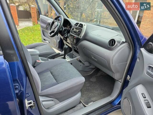 Синий Тойота РАВ 4, объемом двигателя 2 л и пробегом 135 тыс. км за 5500 $, фото 4 на Automoto.ua
