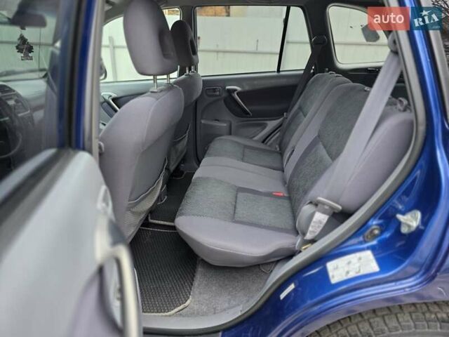 Синий Тойота РАВ 4, объемом двигателя 2 л и пробегом 135 тыс. км за 5500 $, фото 12 на Automoto.ua