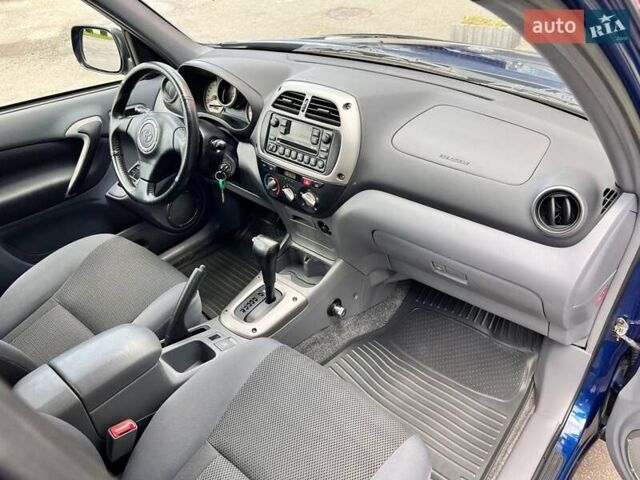Синий Тойота РАВ 4, объемом двигателя 0 л и пробегом 34 тыс. км за 14500 $, фото 31 на Automoto.ua
