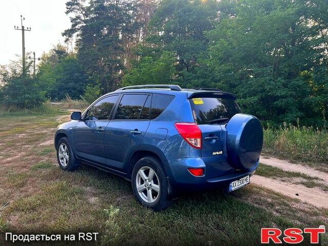 Синий Тойота РАВ 4, объемом двигателя 2 л и пробегом 213 тыс. км за 9000 $, фото 4 на Automoto.ua