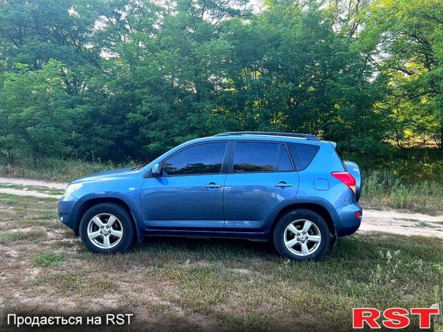 Синий Тойота РАВ 4, объемом двигателя 2 л и пробегом 213 тыс. км за 9000 $, фото 5 на Automoto.ua