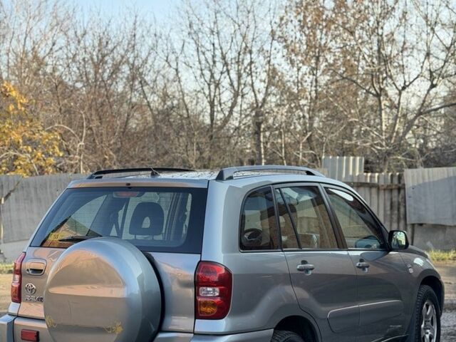 Синий Тойота РАВ 4, объемом двигателя 2 л и пробегом 313 тыс. км за 4350 $, фото 8 на Automoto.ua