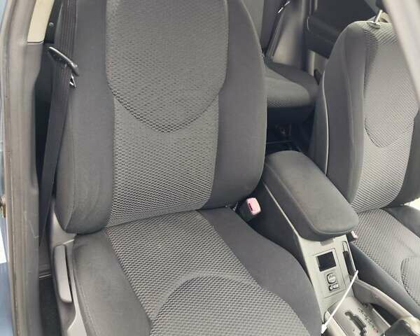 Синий Тойота РАВ 4, объемом двигателя 2 л и пробегом 168 тыс. км за 9800 $, фото 7 на Automoto.ua