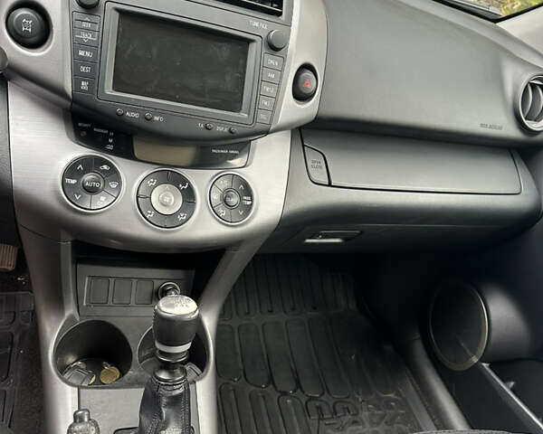 Синий Тойота РАВ 4, объемом двигателя 2.23 л и пробегом 253 тыс. км за 10300 $, фото 7 на Automoto.ua