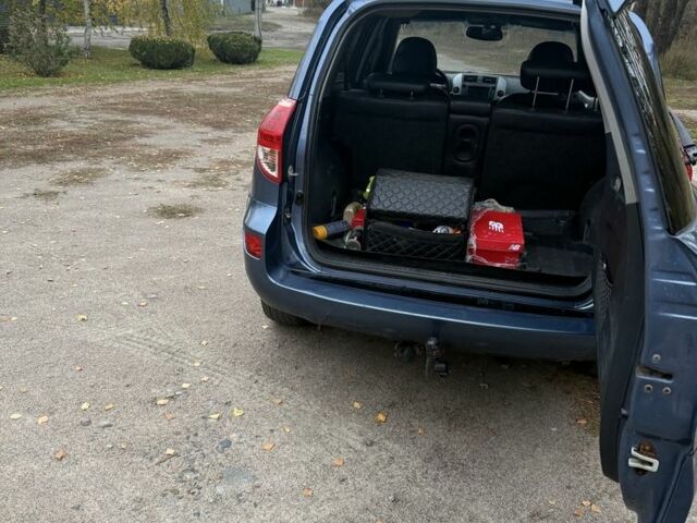 Синий Тойота РАВ 4, объемом двигателя 2.2 л и пробегом 226 тыс. км за 4500 $, фото 7 на Automoto.ua