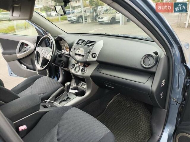 Синий Тойота РАВ 4, объемом двигателя 2 л и пробегом 168 тыс. км за 9800 $, фото 17 на Automoto.ua