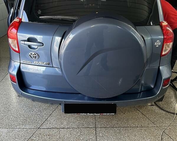 Синий Тойота РАВ 4, объемом двигателя 2 л и пробегом 278 тыс. км за 9500 $, фото 3 на Automoto.ua