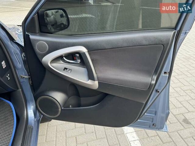 Синий Тойота РАВ 4, объемом двигателя 2 л и пробегом 145 тыс. км за 9900 $, фото 13 на Automoto.ua