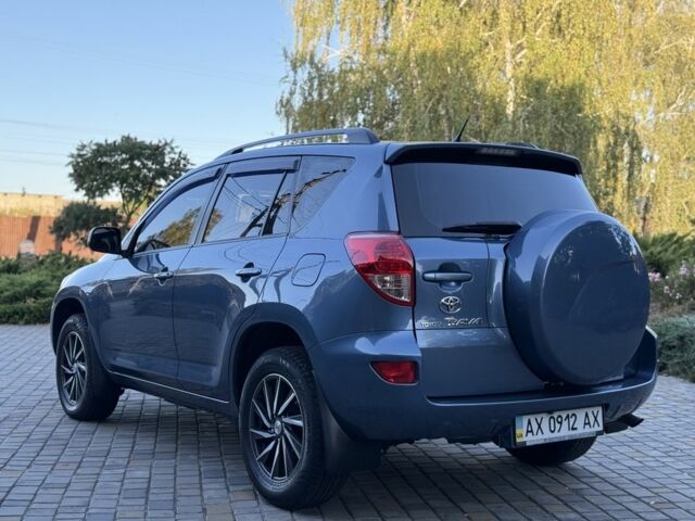 Синий Тойота РАВ 4, объемом двигателя 2 л и пробегом 124 тыс. км за 12000 $, фото 6 на Automoto.ua