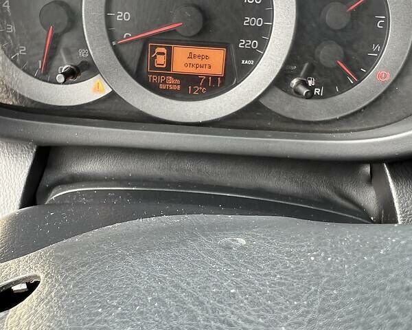 Синий Тойота РАВ 4, объемом двигателя 2 л и пробегом 278 тыс. км за 9500 $, фото 6 на Automoto.ua