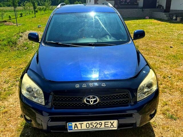 Синий Тойота РАВ 4, объемом двигателя 2.2 л и пробегом 240 тыс. км за 9500 $, фото 2 на Automoto.ua