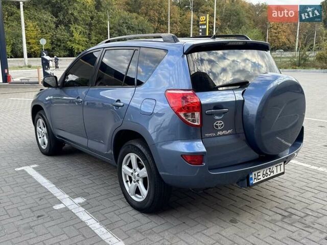 Синий Тойота РАВ 4, объемом двигателя 2 л и пробегом 145 тыс. км за 9900 $, фото 4 на Automoto.ua