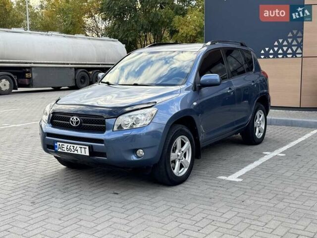 Синий Тойота РАВ 4, объемом двигателя 2 л и пробегом 145 тыс. км за 9900 $, фото 3 на Automoto.ua