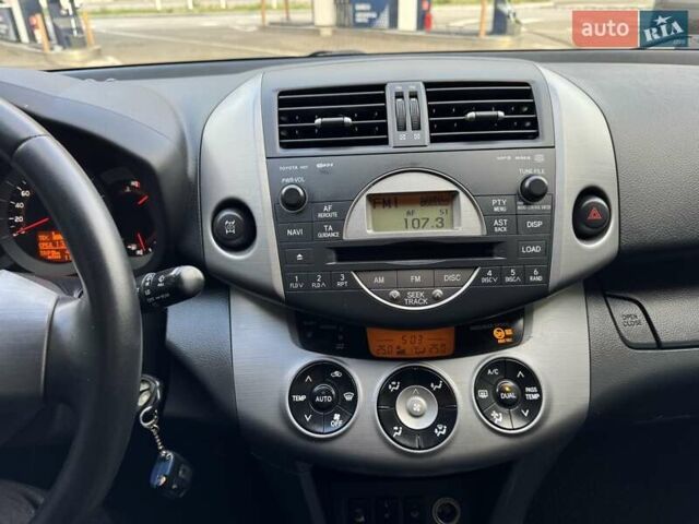 Синий Тойота РАВ 4, объемом двигателя 2 л и пробегом 145 тыс. км за 9900 $, фото 18 на Automoto.ua