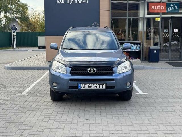 Синий Тойота РАВ 4, объемом двигателя 2 л и пробегом 145 тыс. км за 9900 $, фото 2 на Automoto.ua