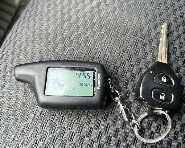 Синий Тойота РАВ 4, объемом двигателя 2 л и пробегом 278 тыс. км за 9500 $, фото 9 на Automoto.ua