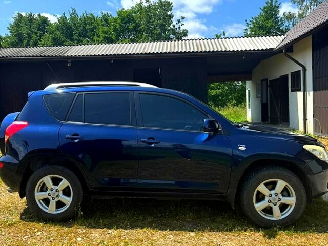 Синий Тойота РАВ 4, объемом двигателя 2.2 л и пробегом 240 тыс. км за 9500 $, фото 3 на Automoto.ua