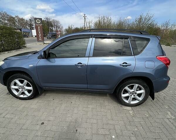 Синий Тойота РАВ 4, объемом двигателя 2 л и пробегом 278 тыс. км за 9500 $, фото 2 на Automoto.ua