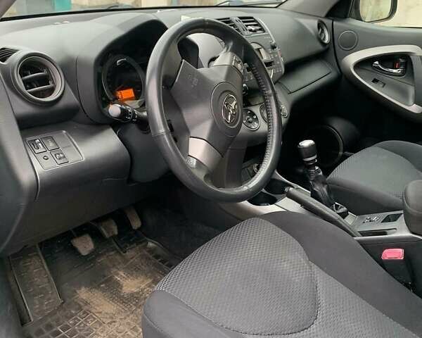 Синій Тойота РАВ 4, об'ємом двигуна 2.23 л та пробігом 274 тис. км за 8700 $, фото 6 на Automoto.ua