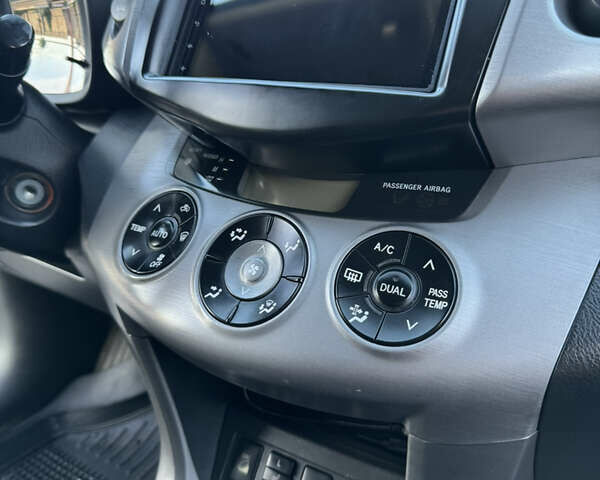 Синій Тойота РАВ 4, об'ємом двигуна 2 л та пробігом 187 тис. км за 7700 $, фото 19 на Automoto.ua