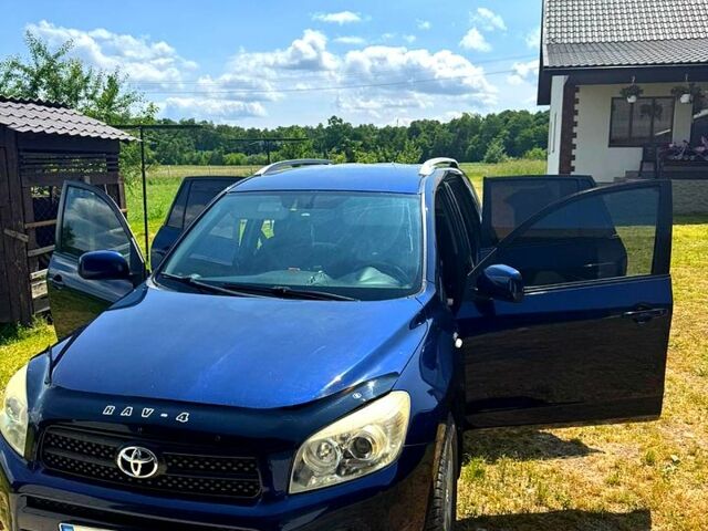 Синий Тойота РАВ 4, объемом двигателя 2.2 л и пробегом 240 тыс. км за 9500 $, фото 8 на Automoto.ua