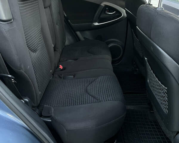 Синий Тойота РАВ 4, объемом двигателя 2 л и пробегом 346 тыс. км за 8700 $, фото 11 на Automoto.ua