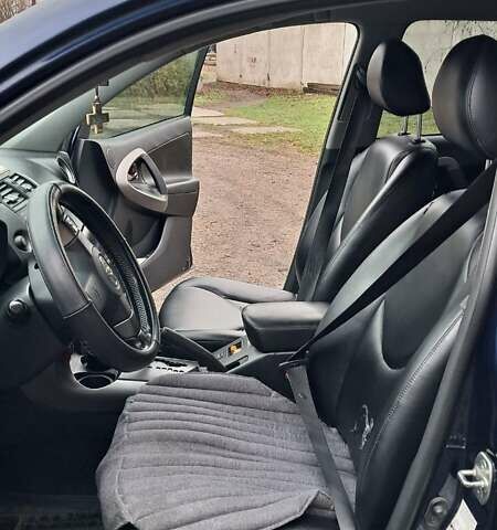 Синий Тойота РАВ 4, объемом двигателя 2 л и пробегом 239 тыс. км за 8800 $, фото 13 на Automoto.ua