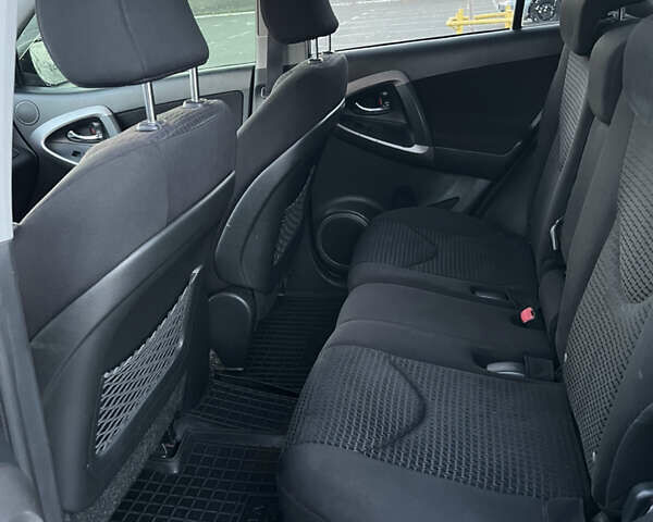 Синий Тойота РАВ 4, объемом двигателя 2 л и пробегом 346 тыс. км за 8700 $, фото 14 на Automoto.ua