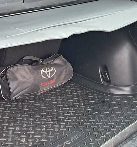 Синий Тойота РАВ 4, объемом двигателя 2 л и пробегом 239 тыс. км за 8800 $, фото 16 на Automoto.ua