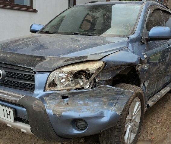 Синій Тойота РАВ 4, об'ємом двигуна 2.2 л та пробігом 265 тис. км за 5000 $, фото 1 на Automoto.ua