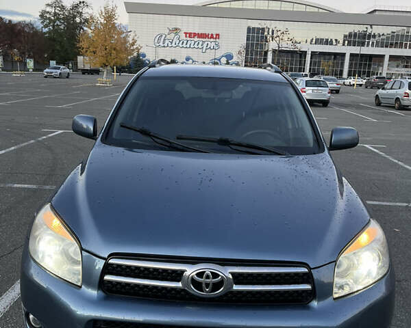 Синий Тойота РАВ 4, объемом двигателя 2 л и пробегом 346 тыс. км за 8700 $, фото 1 на Automoto.ua