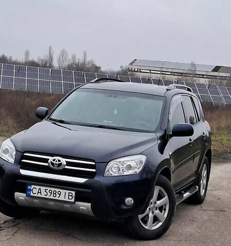 Синий Тойота РАВ 4, объемом двигателя 2 л и пробегом 239 тыс. км за 8800 $, фото 4 на Automoto.ua