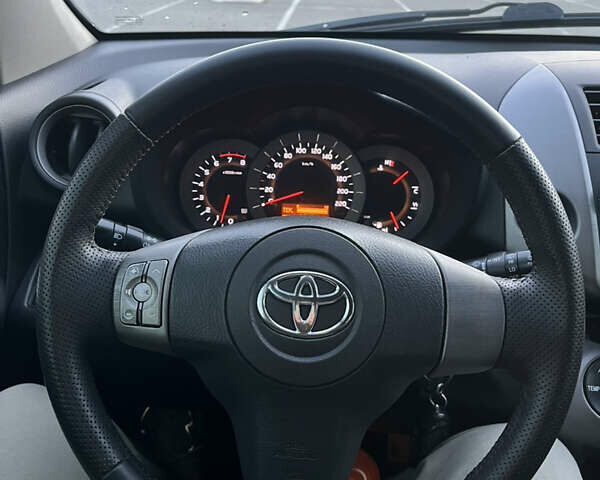 Синий Тойота РАВ 4, объемом двигателя 2 л и пробегом 346 тыс. км за 8700 $, фото 17 на Automoto.ua