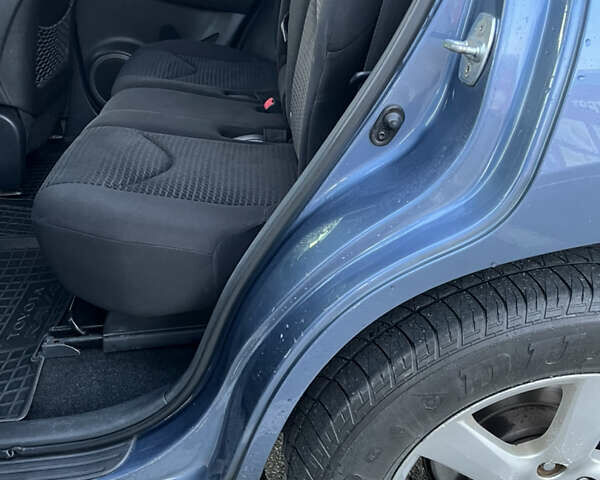 Синий Тойота РАВ 4, объемом двигателя 2 л и пробегом 346 тыс. км за 8700 $, фото 13 на Automoto.ua