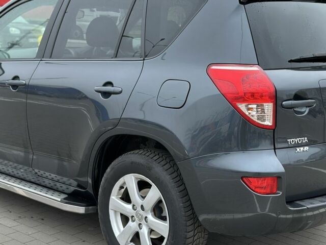 Синий Тойота РАВ 4, объемом двигателя 2.2 л и пробегом 177 тыс. км за 5300 $, фото 1 на Automoto.ua