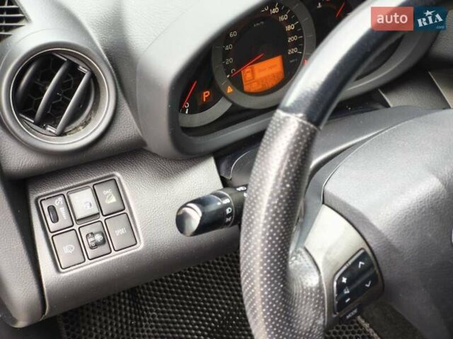 Синий Тойота РАВ 4, объемом двигателя 2 л и пробегом 334 тыс. км за 11400 $, фото 12 на Automoto.ua