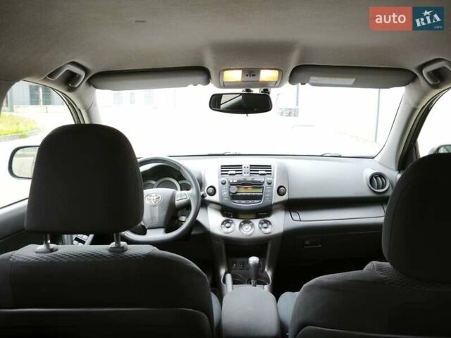 Синий Тойота РАВ 4, объемом двигателя 2 л и пробегом 334 тыс. км за 11400 $, фото 8 на Automoto.ua