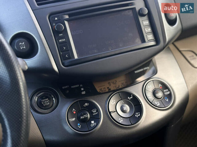 Синий Тойота РАВ 4, объемом двигателя 2.2 л и пробегом 325 тыс. км за 12950 $, фото 34 на Automoto.ua